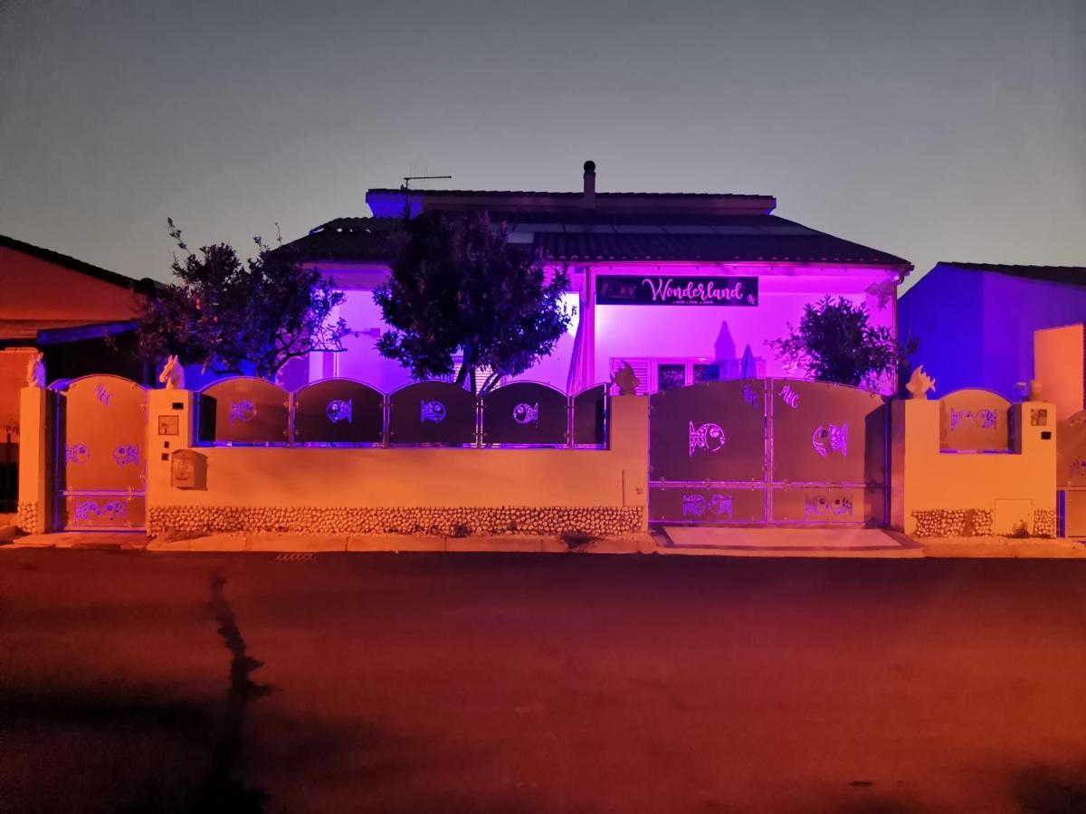 Wonderland Hotel Сан Теодоро Екстериор снимка