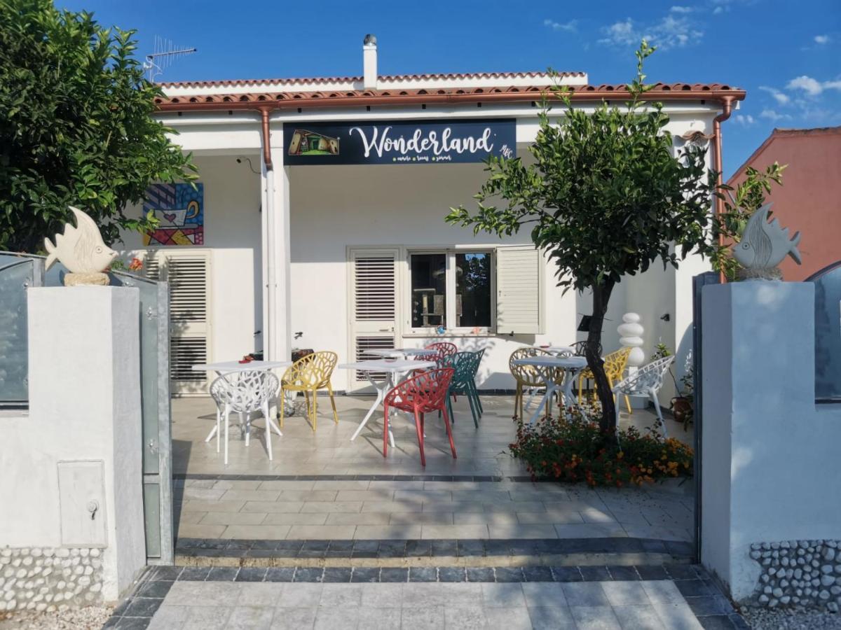 Wonderland Hotel Сан Теодоро Екстериор снимка